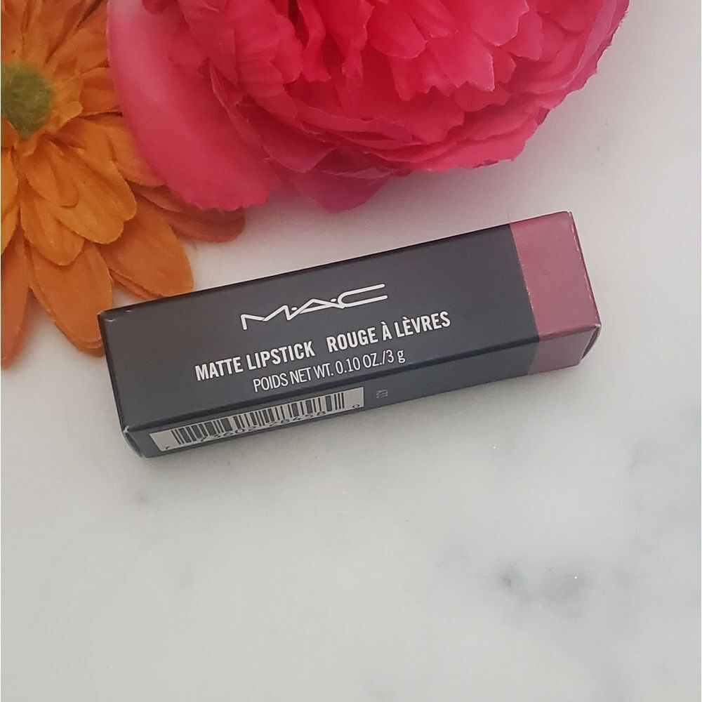 MAC Matte Lipstick in Mehr (Dirty Blue Pink) - Picture 12 of 15